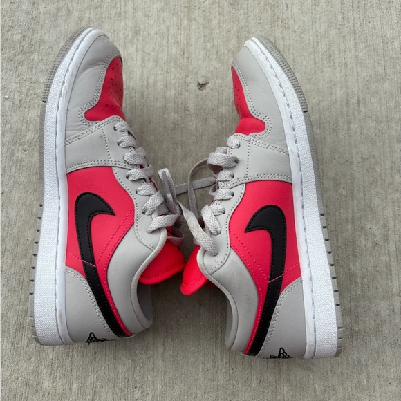 Nike Air Jordan 1 Low GS Gray Pink Black Sneakers Youth Size 7 - Picture 6 of 9